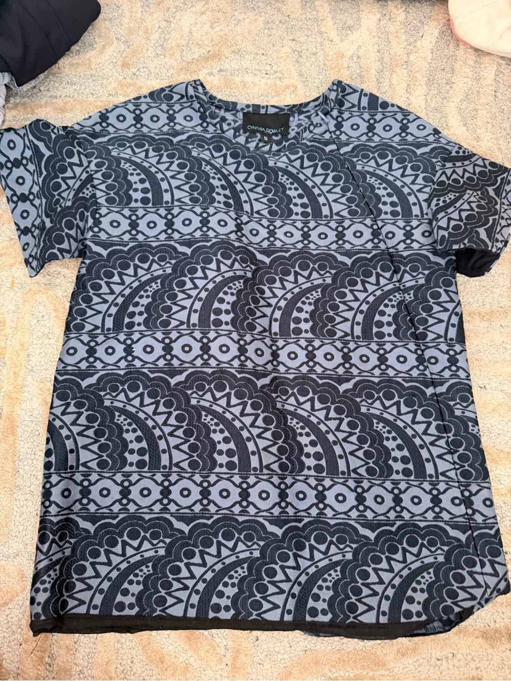 Cynthia Rowley Size Small Black & Gray Short Sleeve Geometric Blouse